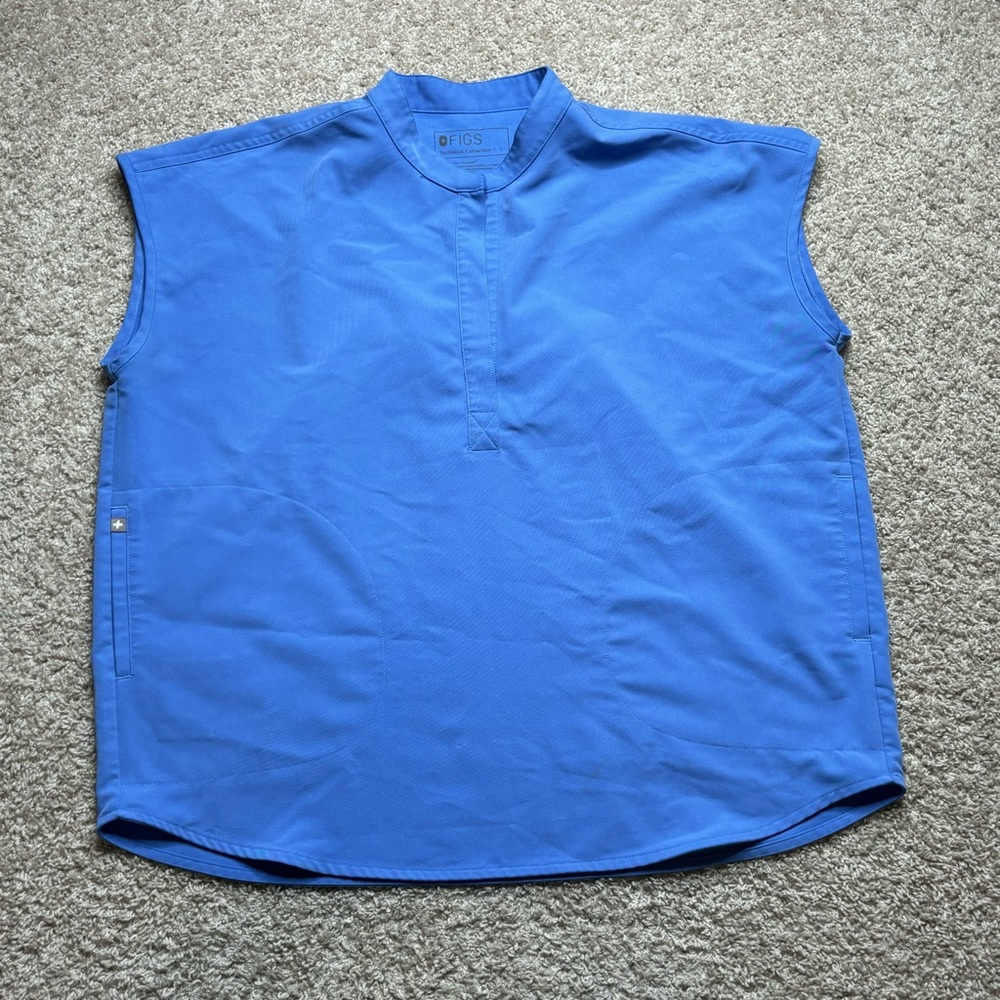 Figs Short Sleeve Scrub Top in Bright Blue